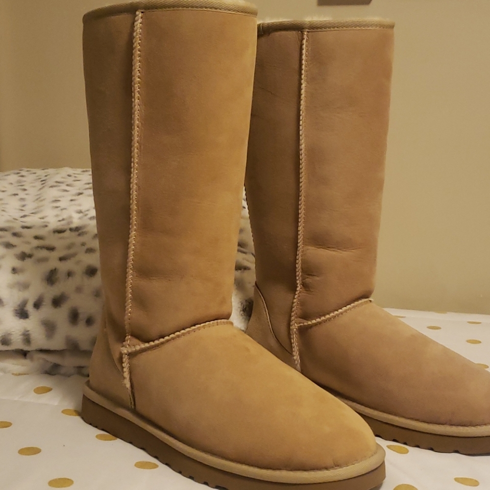 UGG BOOTS